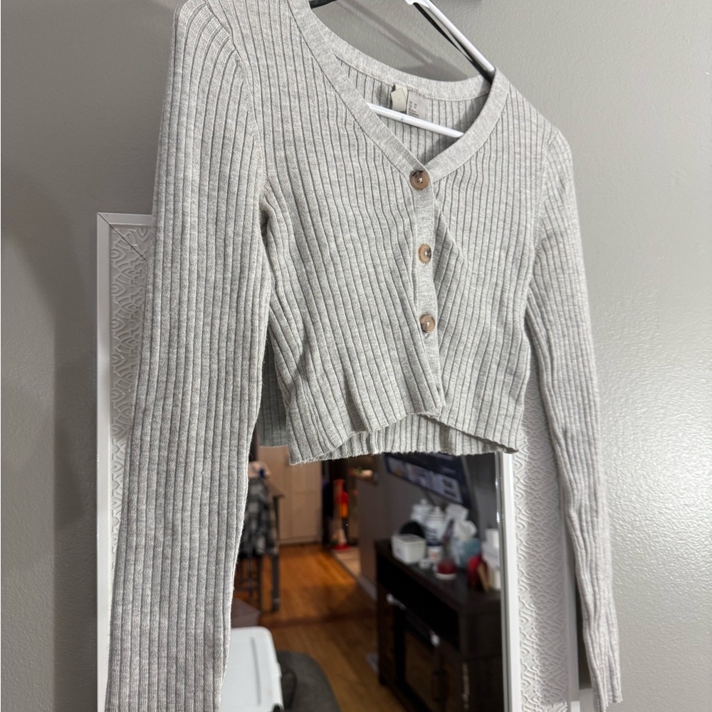 H&M Light Gray Ribbed Crop Top